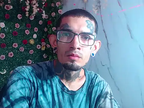 Boy tatto77 online show from April 29, 1:15 pm