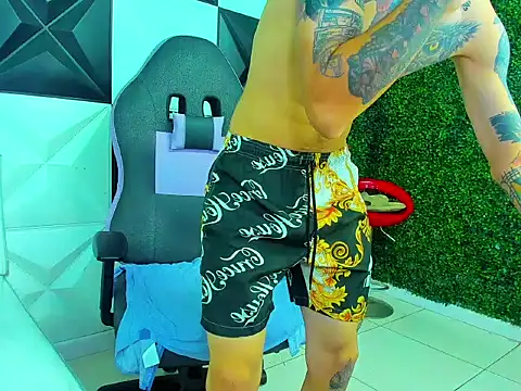 Boy tatto77 online show from June 9, 12:17 pm