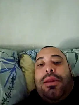 Snapshot of drlluis chatting on December 19, 12:28 am drlluis online show from December 19, 12:28 am