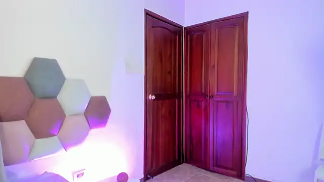 GahiaBelucci online show from February 12, 1:28 pm