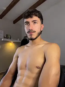 Snapshot of LIAM_COLT chatting on May 22, 8:36 pm LIAM COLT online show from May 22, 8:36 pm