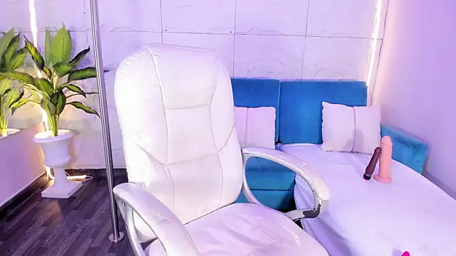 Mia Ness online show from January 10, 12:29 pm