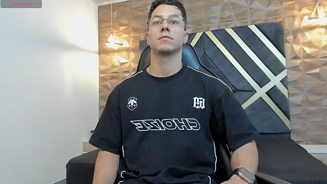 Noah Clarkk online show from February 22, 6:06 pm