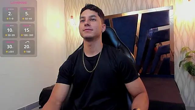 Noah Clarkk online show from April 28, 3:06 pm