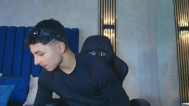Noah Clarkk online show from June 12, 5:34 pm