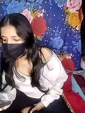 Snapshot of Surbhi-dixit chatting on January 7, 8:00 pm Surbhi-dixit online show from January 7, 8:00 pm
