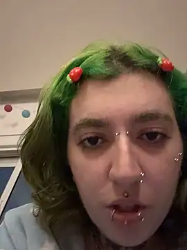 Snapshot of CrejinhaGotica chatting on December 20, 11:45 pm CrejinhaGotica online show from December 20, 11:45 pm