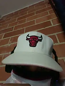 Snapshot of valentino2026 chatting on December 18, 8:20 am valentino2026 online show from December 18, 8:20 am