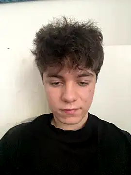 Snapshot of jaaydenx17 chatting on December 18, 10:43 am jaaydenx17 online show from December 18, 10:43 am