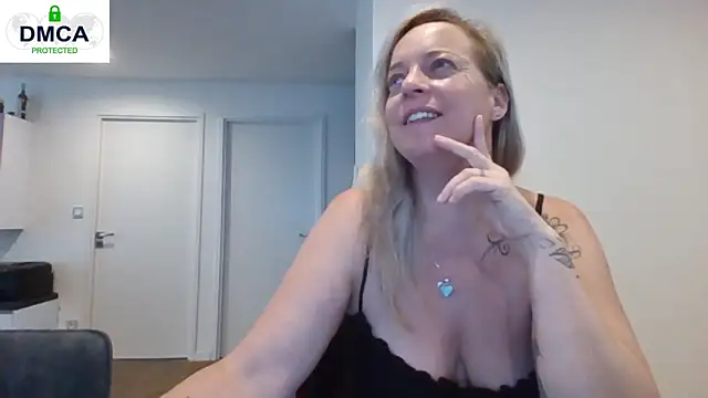 Snapshot of Miss-Chupagirly chatting on July 16, 8:20 am Miss-Chupagirly online show from July 16, 8:20 am