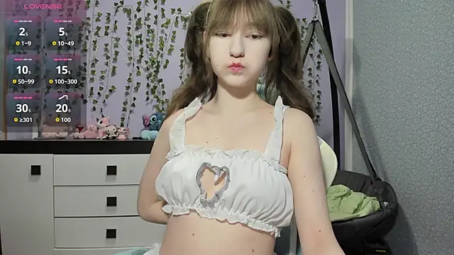 Yoonhee ki online show from June 7, 6:33 pm