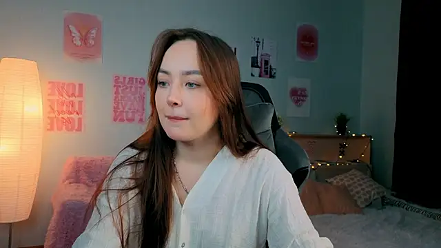 fallin lovee online show from February 5, 7:40 pm