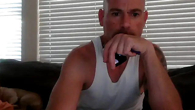 Snapshot of MISTERANDDEMI chatting on May 25, 12:27 am MISTERANDDEMI online show from May 25, 12:27 am
