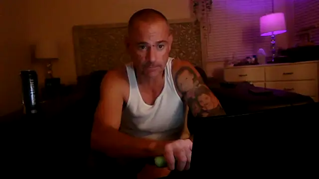 Snapshot of MISTERANDDEMI chatting on June 11, 8:56 am MISTERANDDEMI online show from June 11, 8:56 am