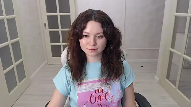 Snapshot of LondonMiley chatting on December 21, 8:05 pm LondonMiley online show from December 21, 8:05 pm