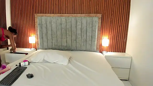 Lakisha Jackson  online show from February 9, 7:51 pm