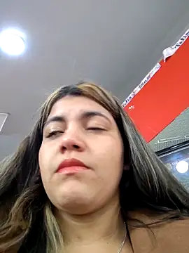 Snapshot of Ivy_enjoy chatting on May 21, 5:42 pm Ivy enjoy online show from May 21, 5:42 pm