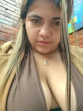Snapshot of Ivy_enjoy chatting on July 28, 8:52 pm Ivy enjoy online show from July 28, 8:52 pm