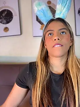 MiaSizzle online show from March 7, 8:17 pm