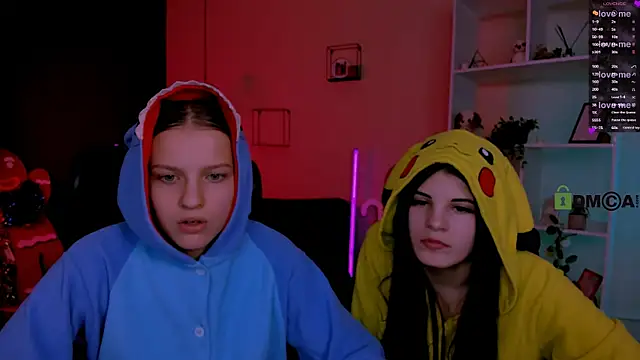 lizzie boom  online show from January 6, 8:45 pm