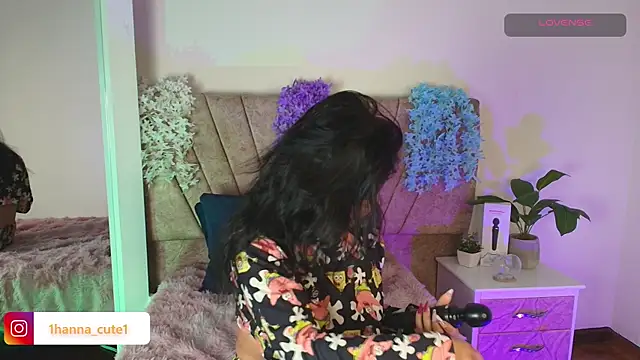 hannaa cute online show from April 28, 11:04 am