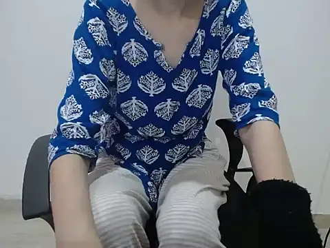 Snapshot of Farhana_beautyfull chatting on April 3, 3:48 am Farhana beautyfull online show from April 3, 3:48 am