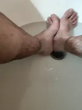 Snapshot of Mm7oon_nek chatting on June 13, 3:32 pm Mm7oon nek online show from June 13, 3:32 pm