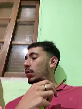 Snapshot of GuioficialBr chatting on July 5, 1:01 am GuioficialBr online show from July 5, 1:01 am