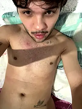 Snapshot of henriques98 chatting on December 19, 4:52 am henriques98 online show from December 19, 4:52 am