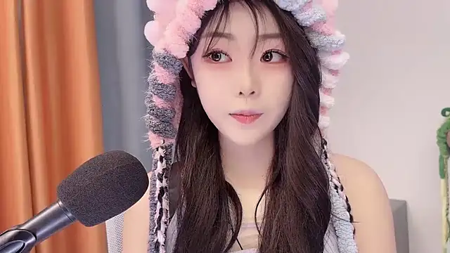 smalldaisy online show from February 6, 2:16 am