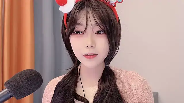 smalldaisy online show from February 7, 2:15 am