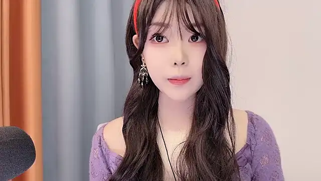 smalldaisy online show from February 9, 1:53 am