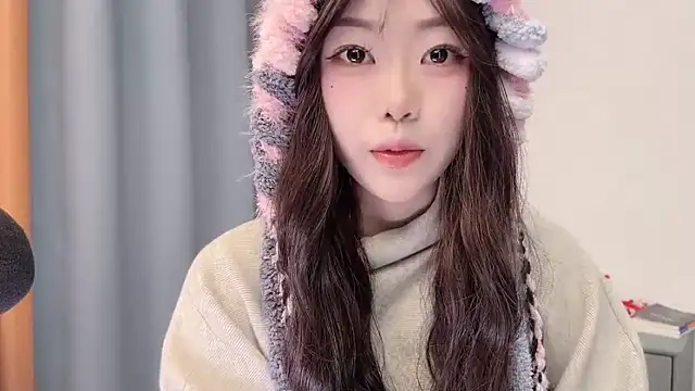 smalldaisy online show from March 18, 2:37 am