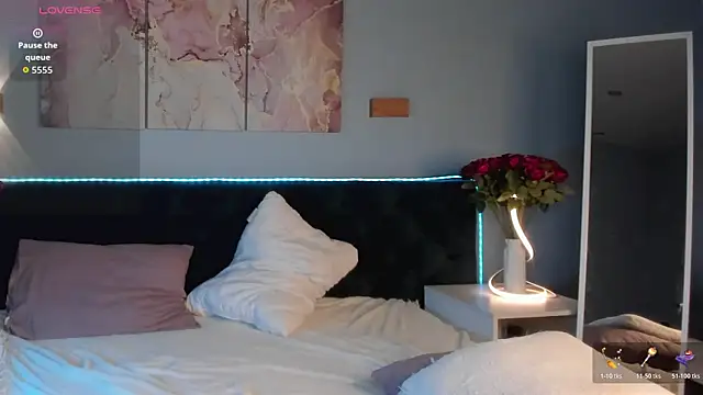 Snapshot of Mary_Hart chatting on December 19, 2:46 pm Mary Hart online show from December 19, 2:46 pm