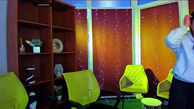 lole ti online show from March 8, 7:28 pm