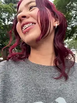 Snapshot of CamiTeaseX_ chatting on February 4, 12:44 pm CamiTeaseX online show from February 4, 12:44 pm