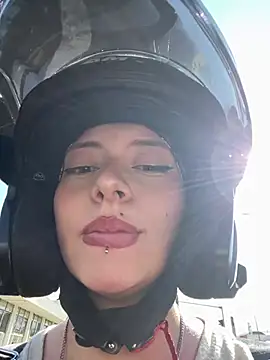 Snapshot of CamiTeaseX_ chatting on February 17, 8:59 pm CamiTeaseX online show from February 17, 8:59 pm