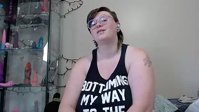 Snapshot of Pupghostt chatting on May 14, 3:08 pm Pupghostt online show from May 14, 3:08 pm