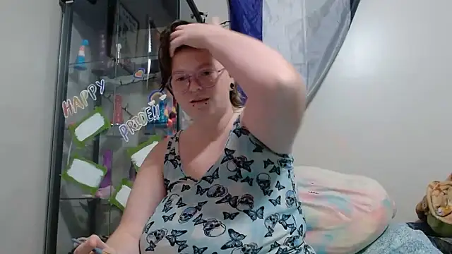 Snapshot of Pupghostt chatting on June 19, 1:26 pm Pupghostt online show from June 19, 1:26 pm