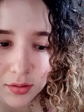 Snapshot of SalmaMilk chatting on December 22, 9:45 pm SalmaMilk online show from December 22, 9:45 pm