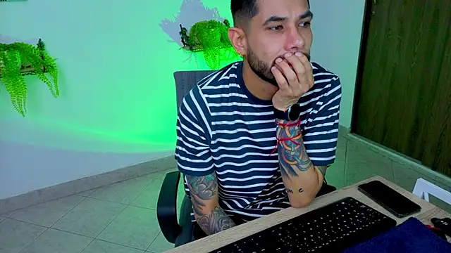 Snapshot of RexLive_Medusa chatting on December 20, 2:24 pm RexLive Medusa online show from December 20, 2:24 pm