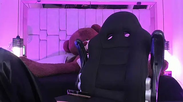 Charlotteinpole online show from January 19, 3:43 am