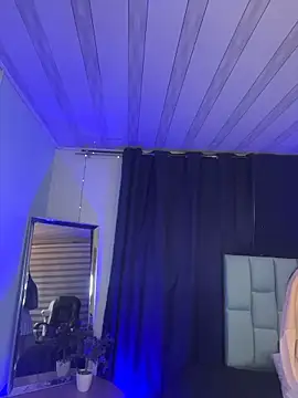 Emilyy05  online show from June 6, 12:16 am