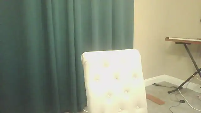 Snapshot of MaliaSkye chatting on December 20, 4:52 am MaliaSkye online show from December 20, 4:52 am