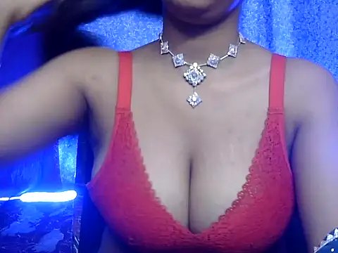 cute Dirty Diva online show from April 8, 3:45 pm