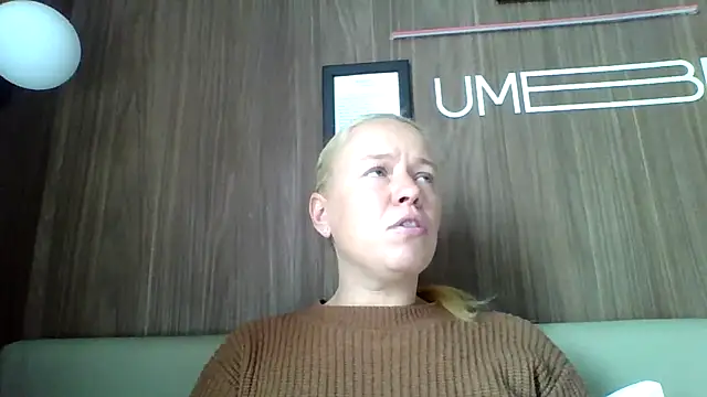 jennyblondeuk online show from April 13, 12:43 pm