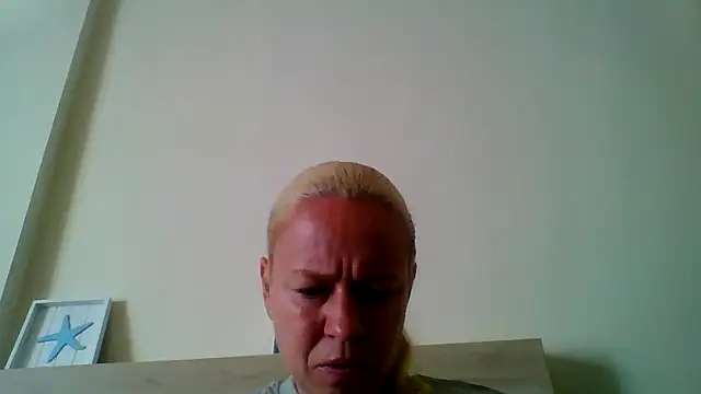 jennyblondeuk online show from April 16, 1:45 pm