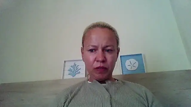 jennyblondeuk online show from April 30, 5:08 pm