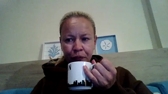 Snapshot of jennyblondeuk chatting on May 8, 7:08 pm jennyblondeuk online show from May 8, 7:08 pm