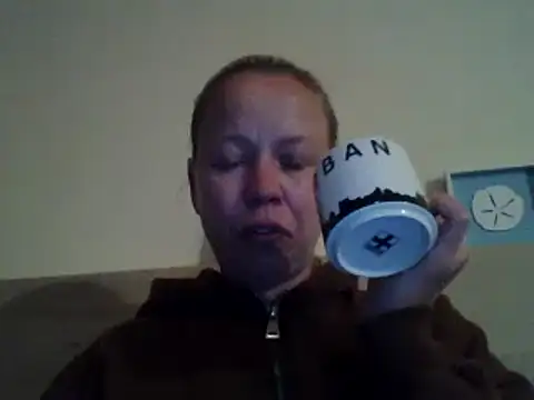 Snapshot of jennyblondeuk chatting on May 19, 7:53 pm jennyblondeuk online show from May 19, 7:53 pm